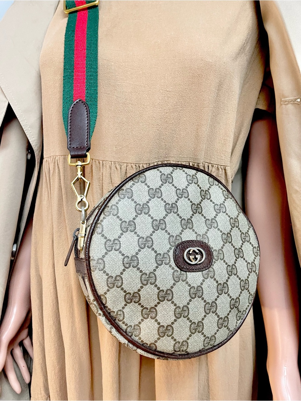 Authentic GUCCI vintage GG canvas crossbody bag
